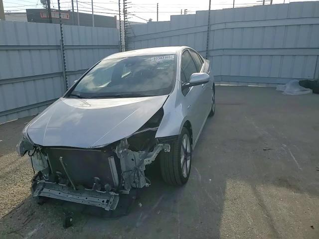 2016 Toyota Prius - Image 10