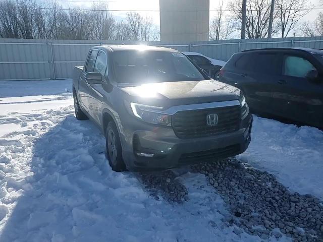 2022 Honda Ridgeline - Image 11
