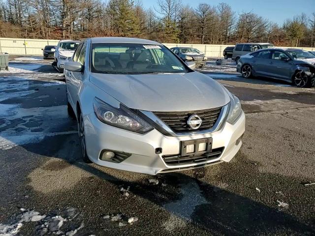 2017 Nissan Altima - Image 11