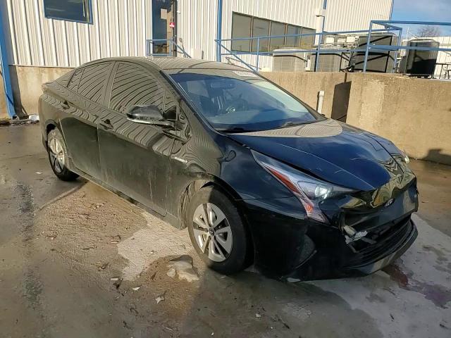 2016 Toyota Prius - Image 11