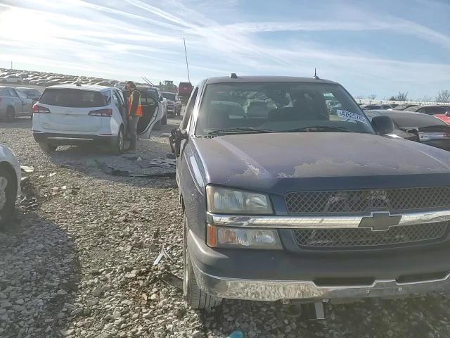 2004 Chevrolet Silverado - Image 11