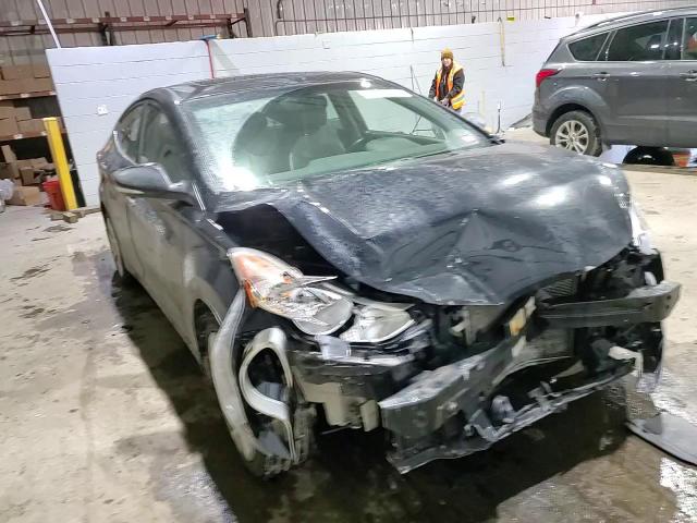 2013 Hyundai Elantra - Image 11