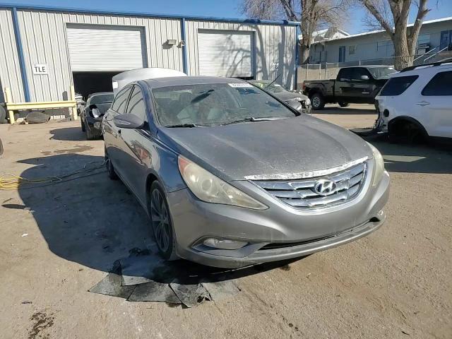 2011 Hyundai Sonata - Image 11
