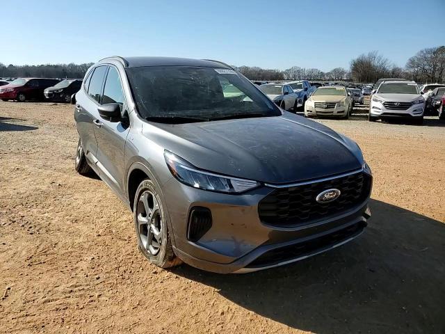 2023 Ford Escape - Image 12