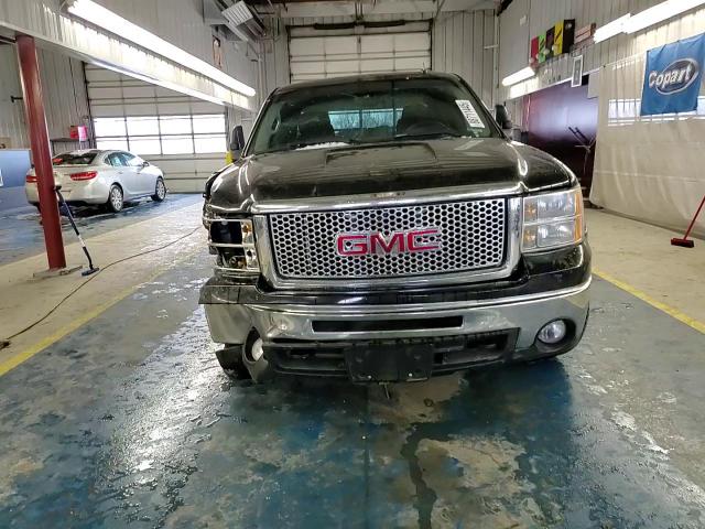 2010 GMC Sierra - Image 11