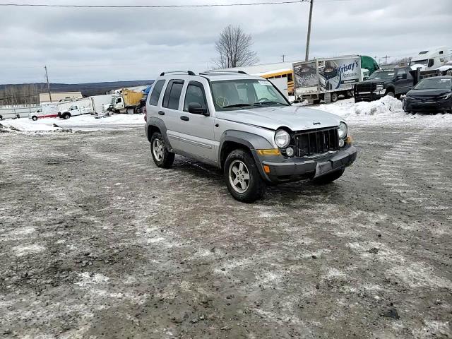 2006 Jeep Liberty (North America) - Image 11