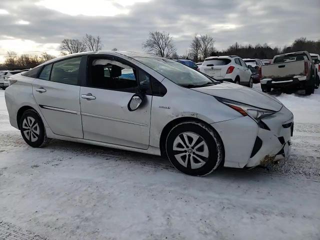 2018 Toyota Prius - Image 11