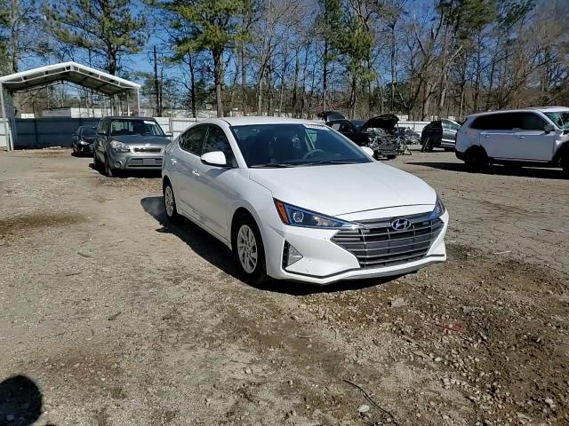 2019 Hyundai Elantra - Image 14