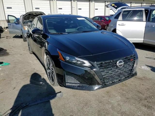 2024 Nissan Altima - Image 11