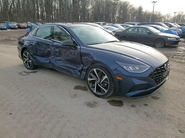 2022 Hyundai Sonata - Image 13