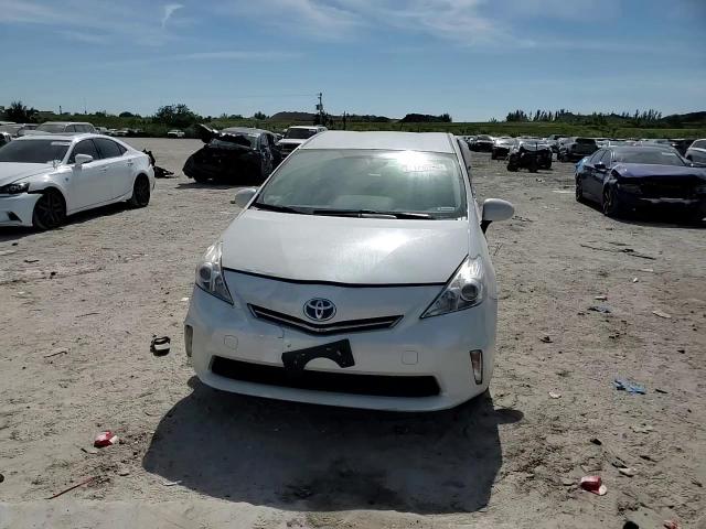 2012 Toyota Prius - Image 10