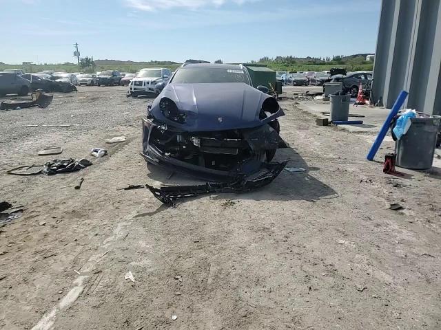 2024 Porsche Macan - Image 11