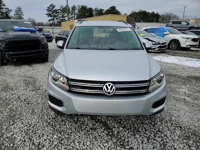 2017 Volkswagen Tiguan - Image 14
