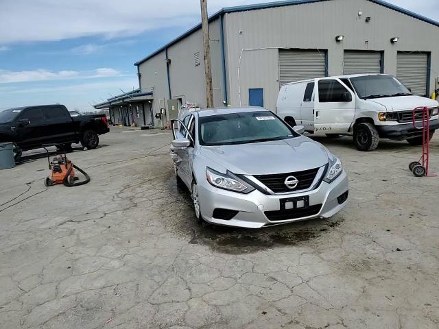 2018 Nissan Altima - Image 11