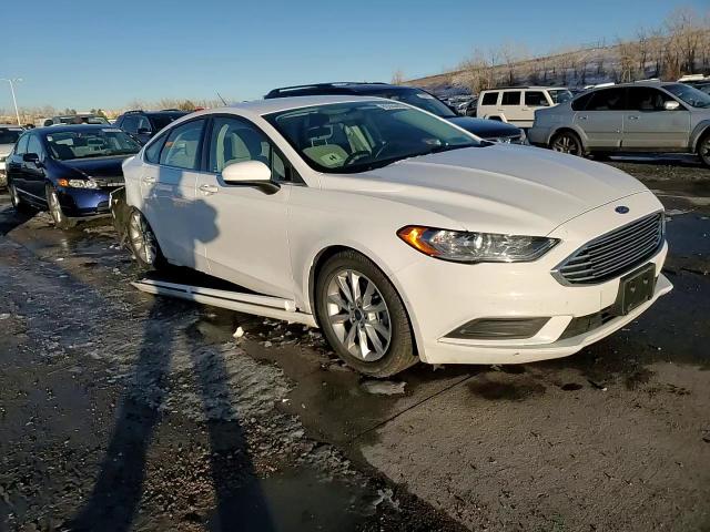 2017 Ford Fusion - Image 13