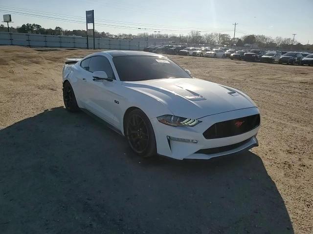 2019 Ford Mustang - Image 10