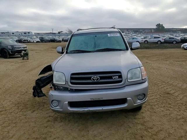 2004 Toyota Sequoia - Image 11