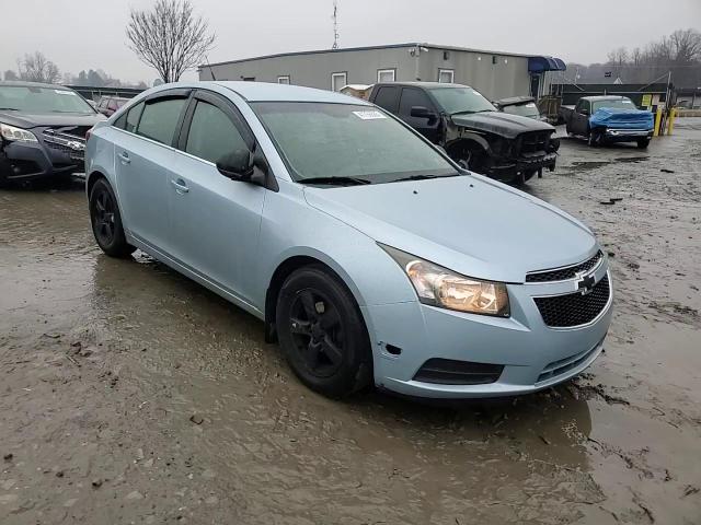 2011 Chevrolet Cruze - Image 11