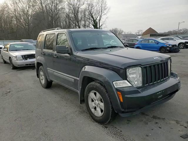 2011 Jeep Liberty (North America) - Image 12