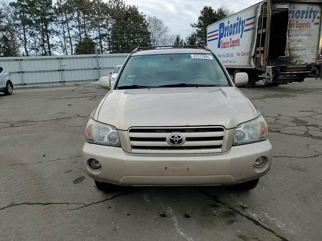 2005 Toyota Highlander - Image 12