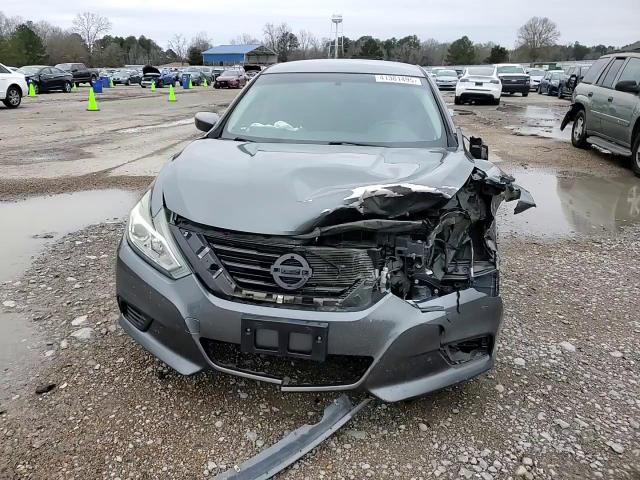 2018 Nissan Altima - Image 10