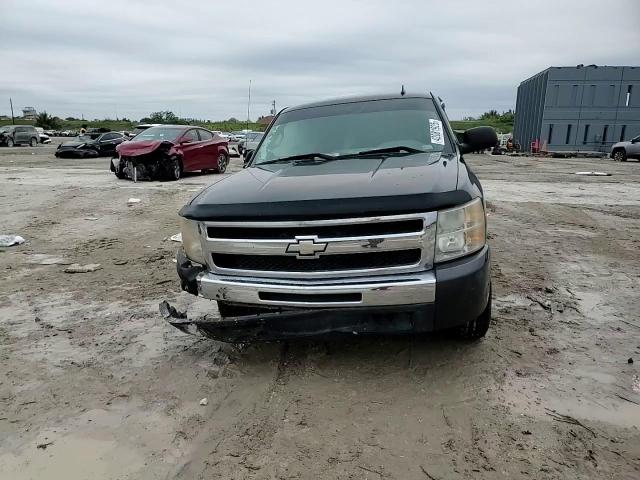 2010 Chevrolet Silverado - Image 11