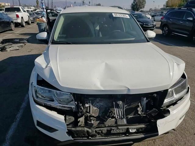 2020 Volkswagen Tiguan - Image 12