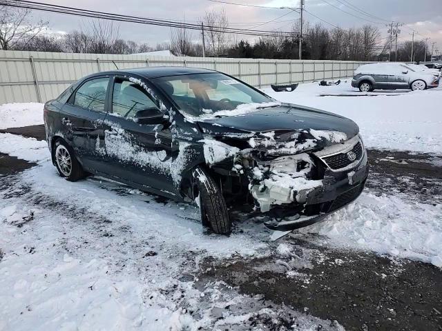 2013 Kia Forte - Image 11
