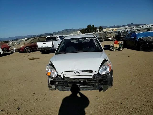 2010 Hyundai Accent - Image 11