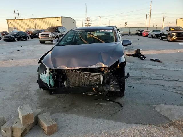 2017 Hyundai Elantra - Image 14