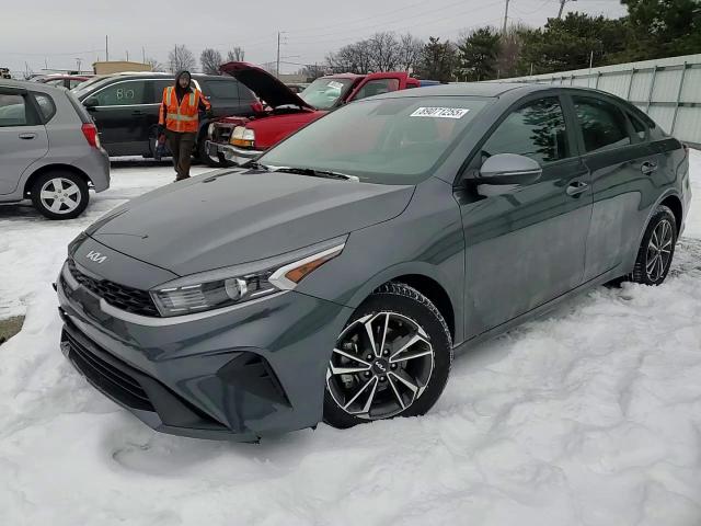 2023 Kia Forte - Image 10