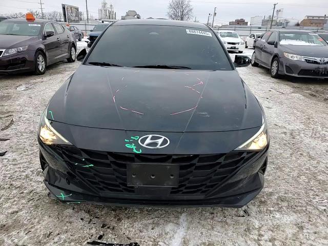 2023 Hyundai Elantra - Image 11