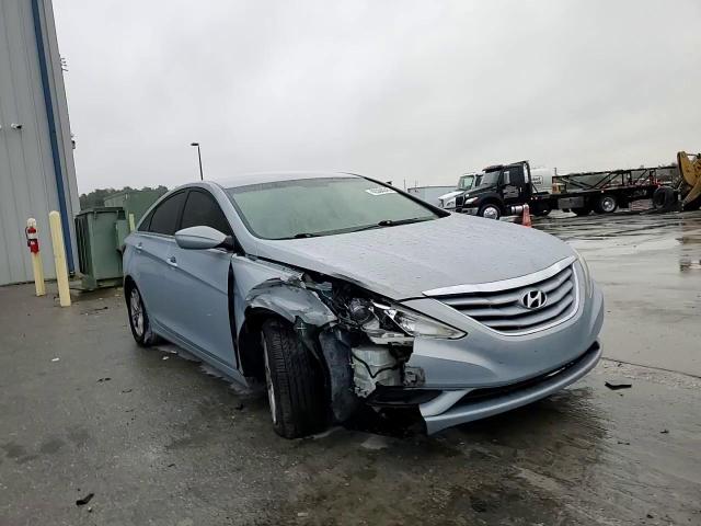 2011 Hyundai Sonata - Image 11