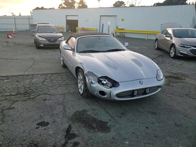 2002 Jaguar XKR - Image 11