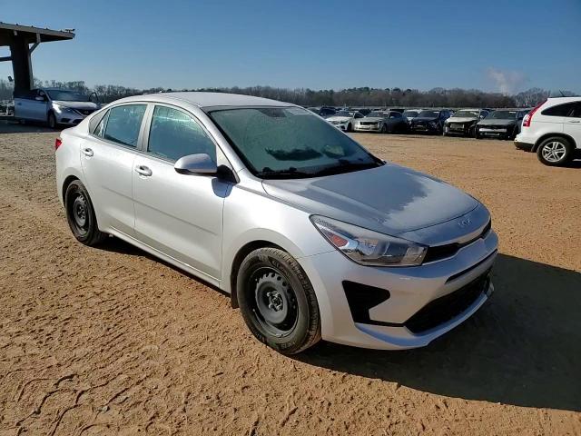 2022 Kia Rio - Image 11