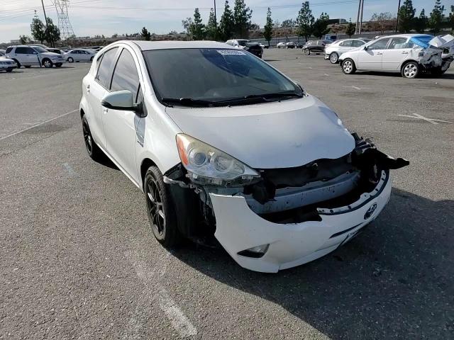 2014 Toyota Prius - Image 12