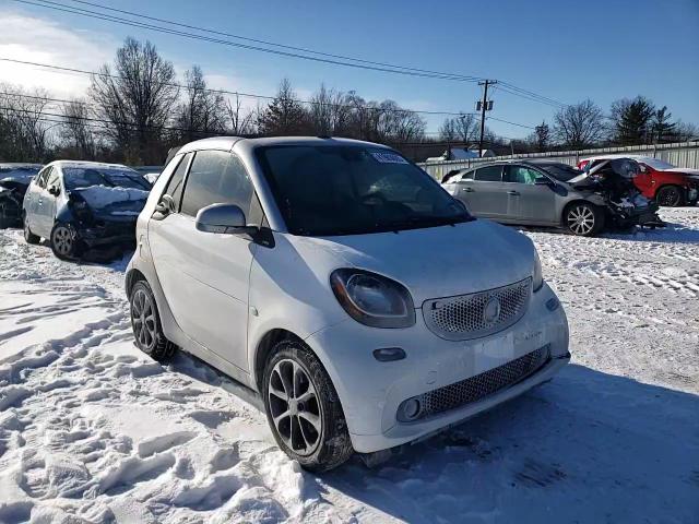 2017 Smart Fortwo - Image 11
