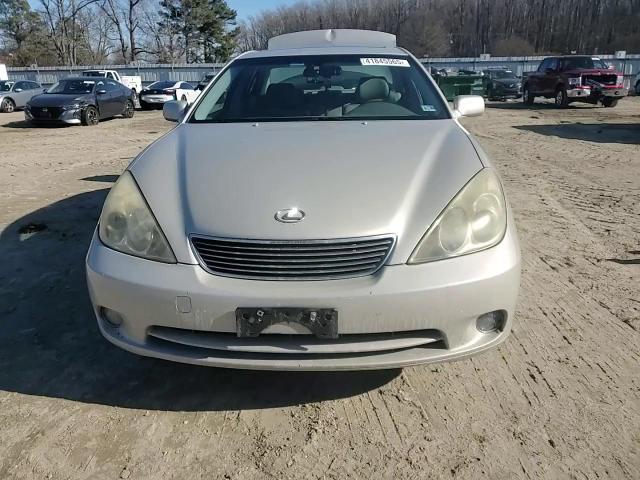 2005 Lexus ES - Image 10