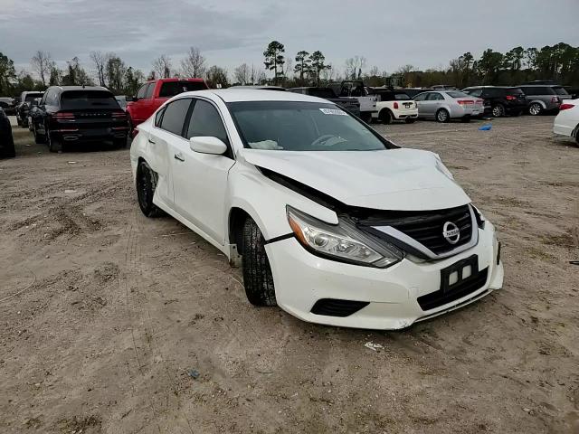 2017 Nissan Altima - Image 10