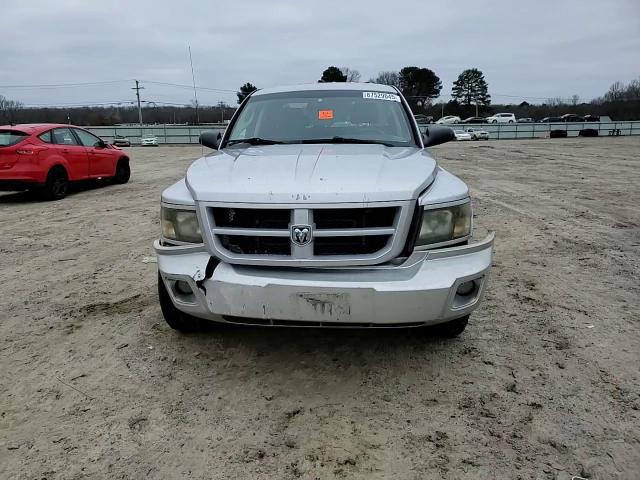 2010 Dodge Dakota - Image 11