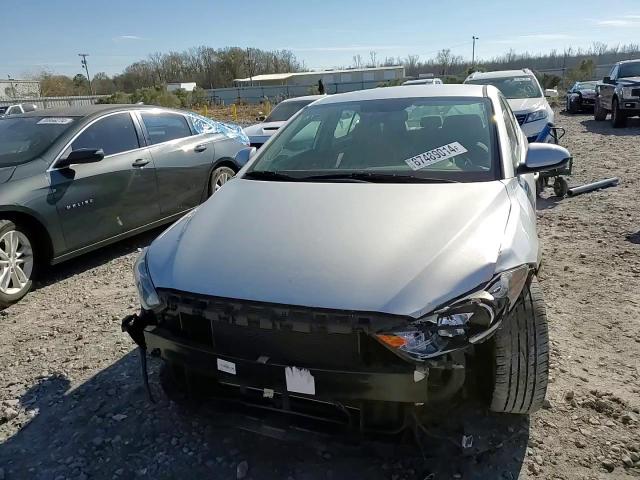 2018 Hyundai Elantra - Image 11