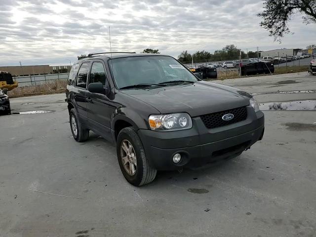 2007 Ford Escape - Image 11