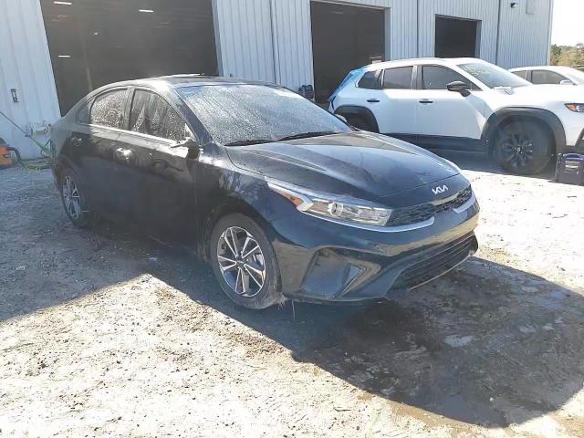 2022 Kia Forte - Image 13