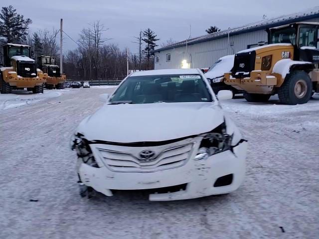 2011 Toyota Camry - Image 11