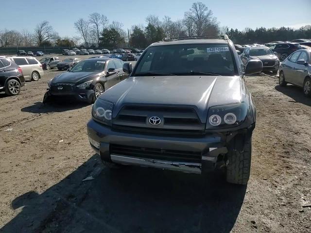 2004 Toyota 4Runner - Image 11