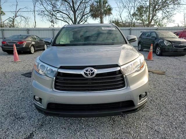 2016 Toyota Highlander - Image 12