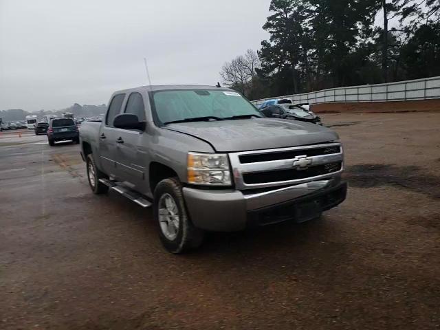 2008 Chevrolet Silverado - Image 11