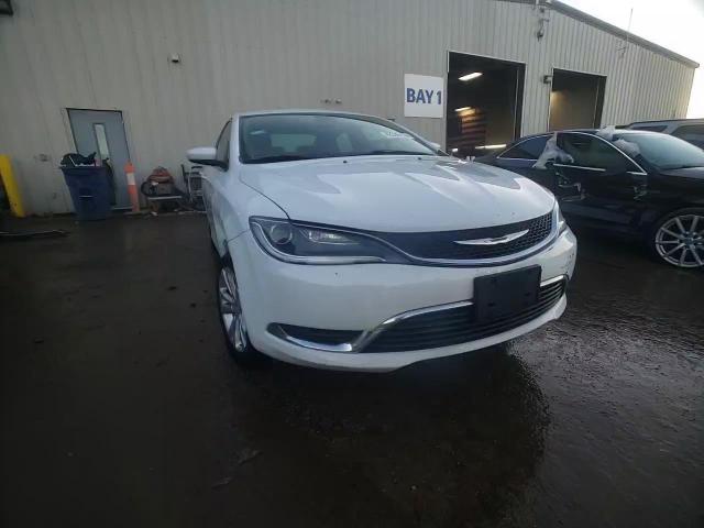 2015 Chrysler 200 - Image 13
