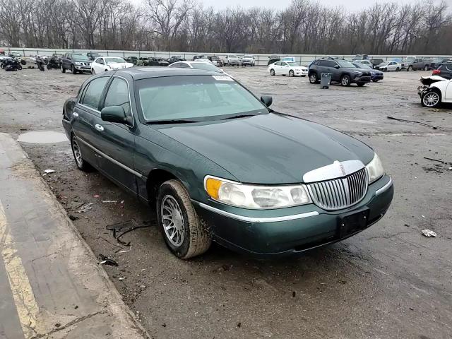 1999 Lincoln Town Car - Image 10