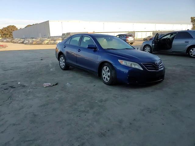 2011 Toyota Camry - Image 11